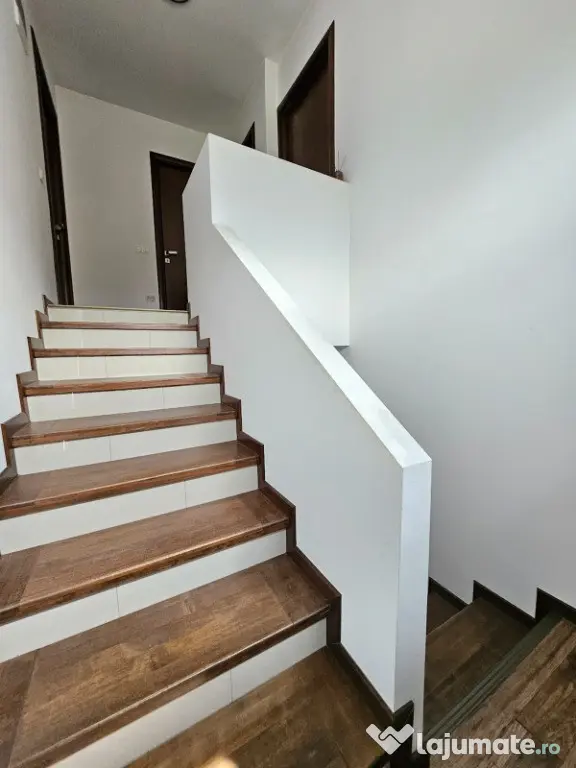 Parte din triplex, Zavoi, mobilata si utilata, 178000 EURO