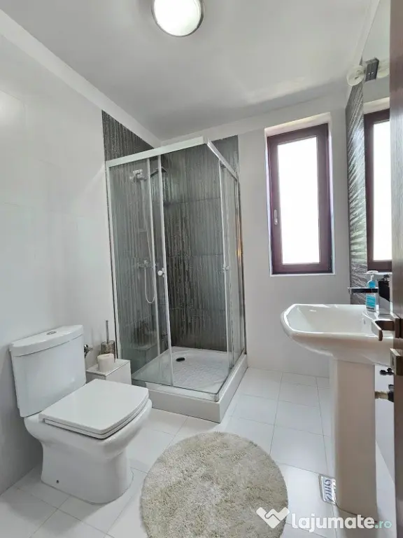 Parte din triplex, Zavoi, mobilata si utilata, 178000 EURO