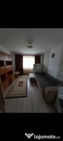 Închiriez garsonieră strada Henri Coanda
