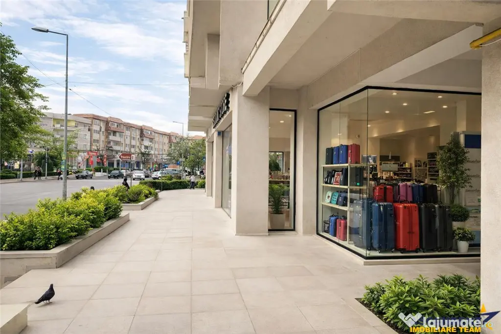 Spatiul Comercial, compartimentabil si in 3 unitati, cu acce