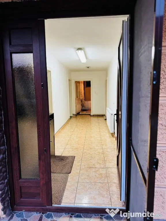 Casa de vanzare la 10 Km de Zalau, complet utilată.