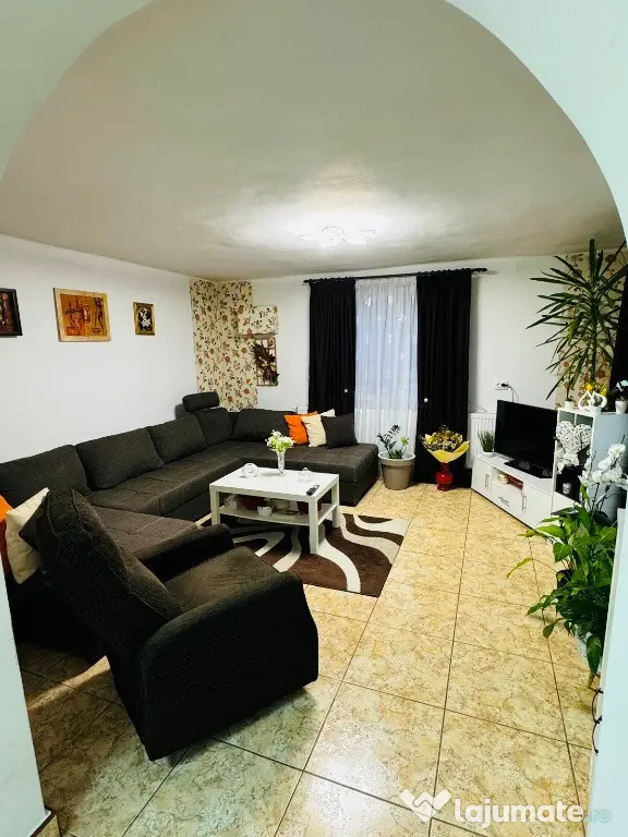 Casa de vanzare la 10 Km de Zalau, complet utilată.