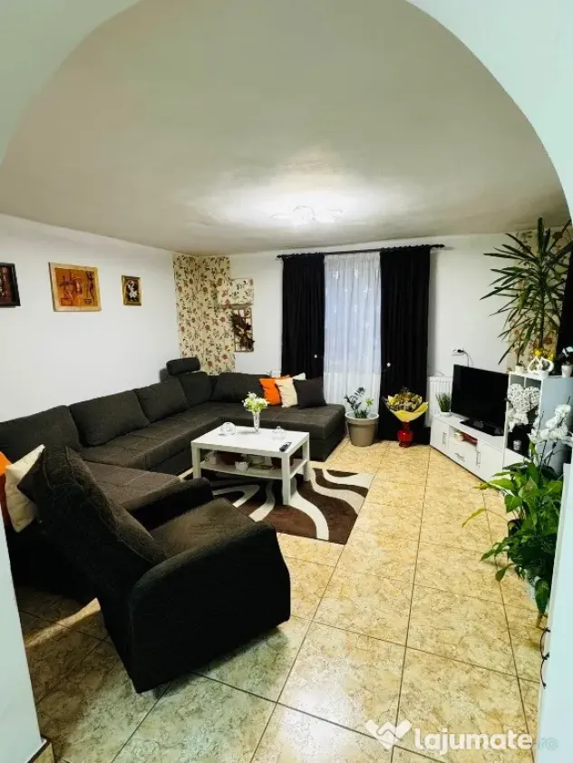 Casa de vanzare la 10 Km de Zalau, complet utilată.