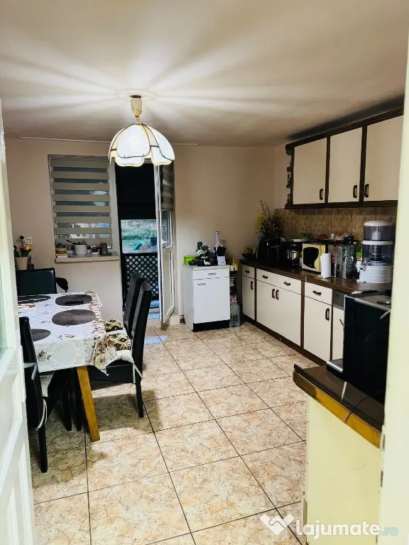 Casa de vanzare la 10 Km de Zalau, complet utilată.