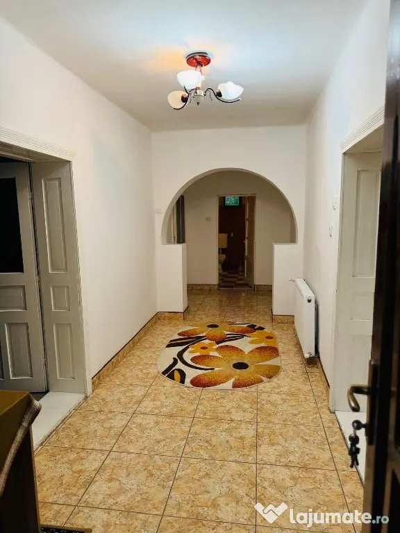 Casa de vanzare la 10 Km de Zalau, complet utilată.