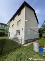 Casa pe 3 nivele si 13 arii teren