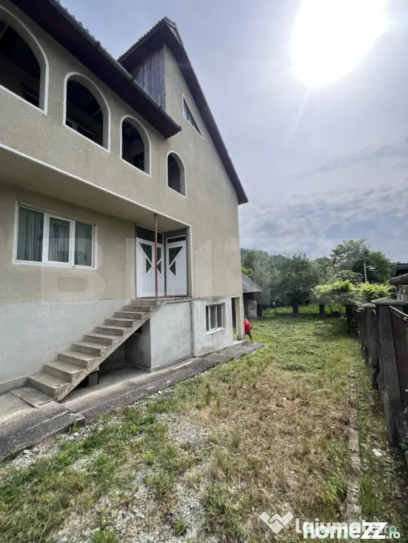 Casa pe 3 nivele si 13 arii teren - Bistrita (Bistrita-Nasaud)