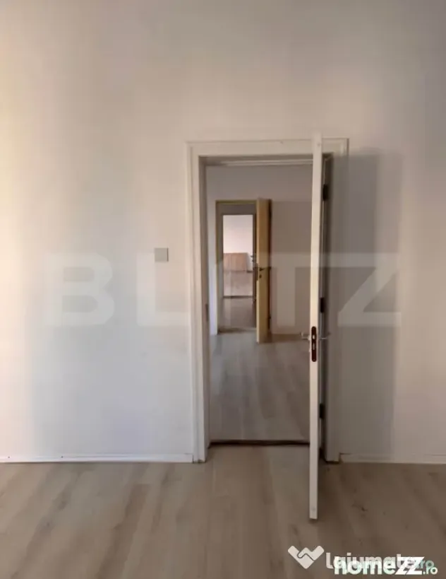 Clădire pentru birouri și servicii, 584 mp, zona Mureșeni