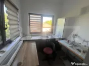 Birou de închiriat, 99 mp, zonă centrală 