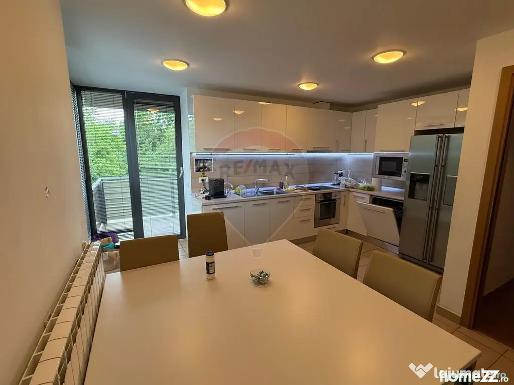 INCHIRIERE Apartament cu 3 camere in zona Primaverii