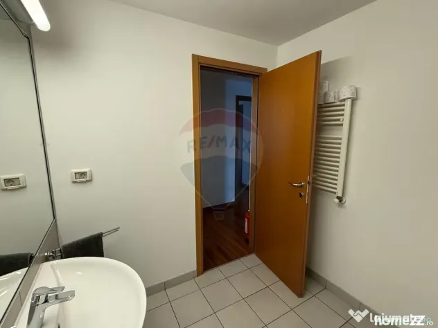 INCHIRIERE Apartament cu 3 camere in zona Primaverii