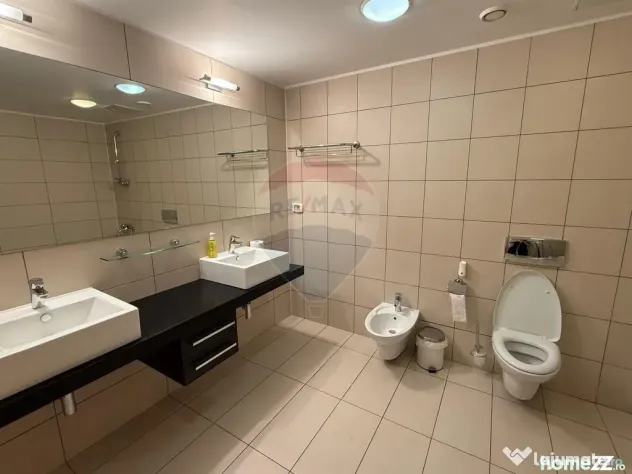 INCHIRIERE Apartament cu 3 camere in zona Primaverii