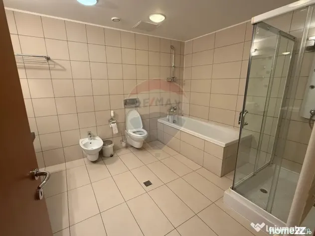 INCHIRIERE Apartament cu 3 camere in zona Primaverii