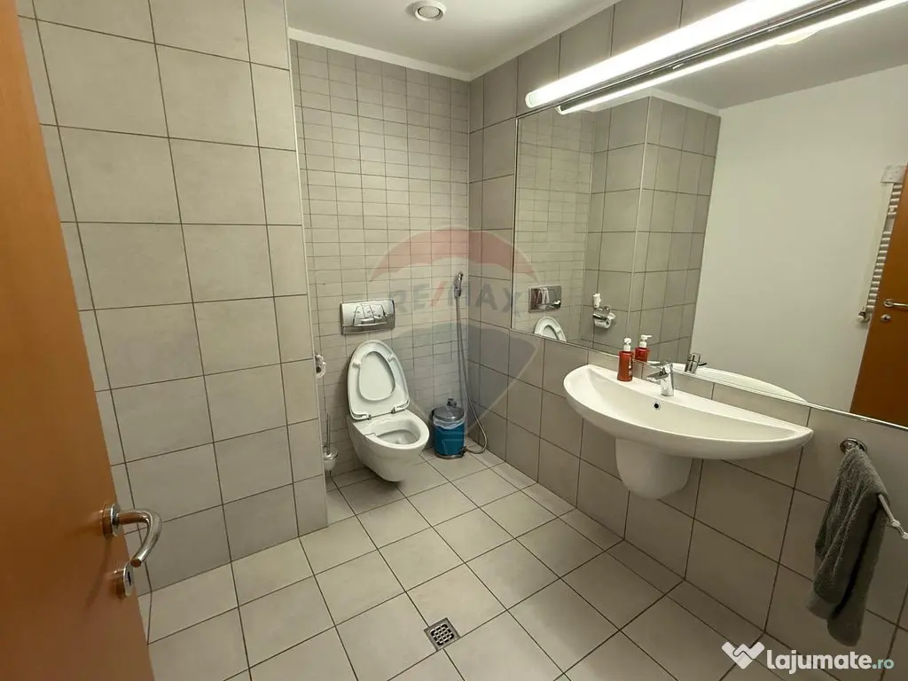 INCHIRIERE Apartament cu 3 camere in zona Primaverii