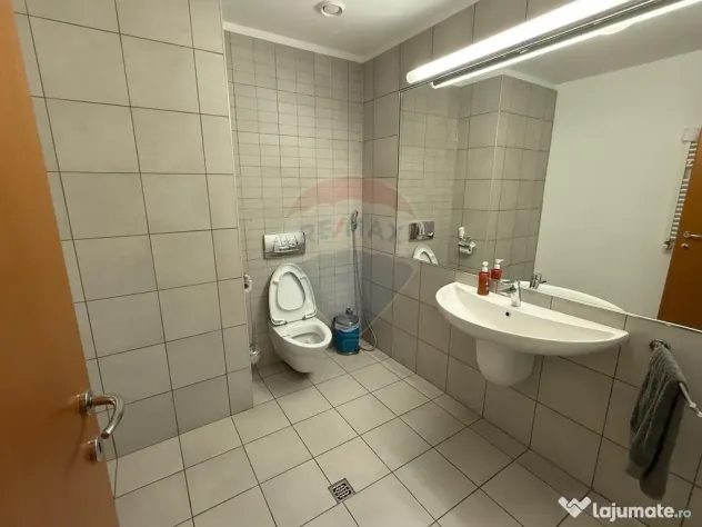 INCHIRIERE Apartament cu 3 camere in zona Primaverii