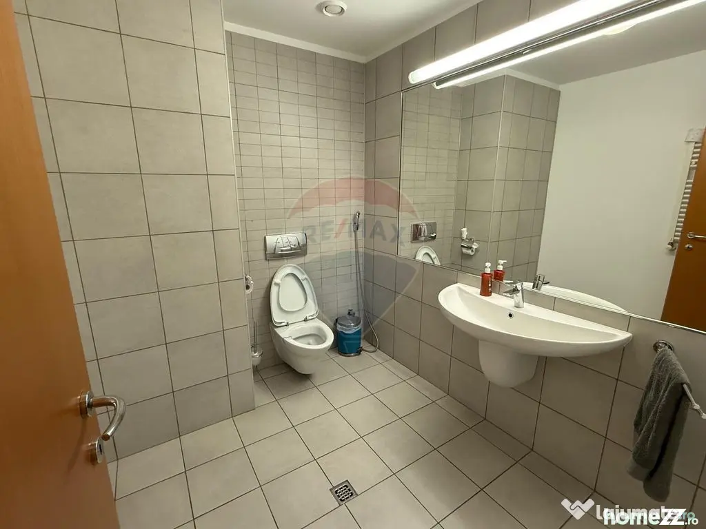 INCHIRIERE Apartament cu 3 camere in zona Primaverii