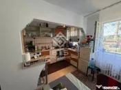 Apartament de vanzare 3 camere - zona Decebal