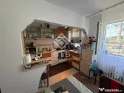 Apartament de vanzare 3 camere - zona Decebal