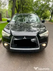 Vând Mitsubishi ASX