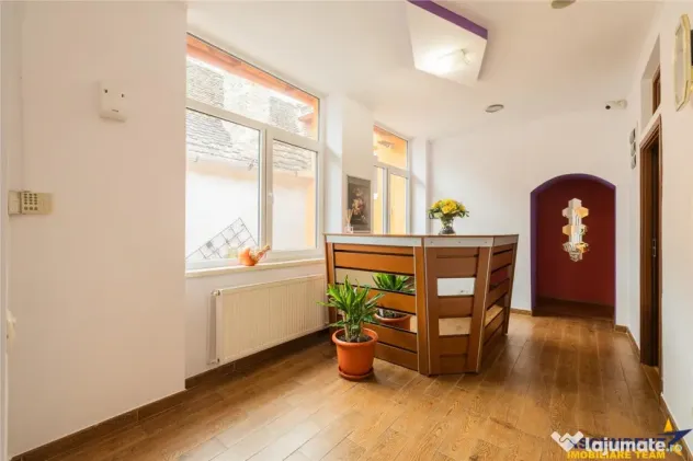 Casa pretabila:comercial servicii rezidential Central, Fag