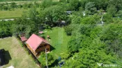 Cabană de poveste pe malul râului | Refugiu în natură, t 