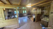 Cabană de poveste pe malul râului | Refugiu în natură, t 