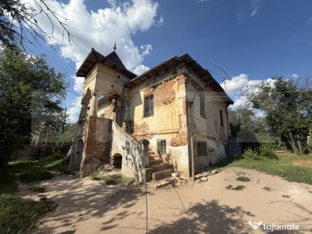 Conac cu priveliste panoramica, Lesile, 1200 mp teren