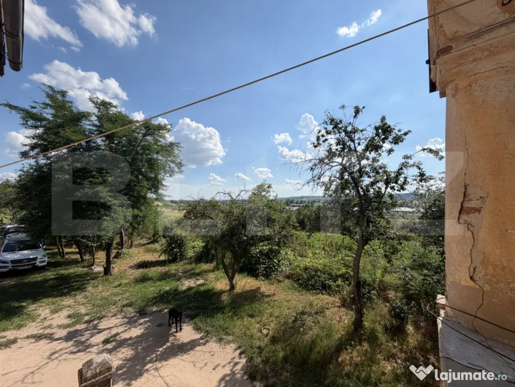 Conac cu priveliste panoramica, Lesile, 1200 mp teren