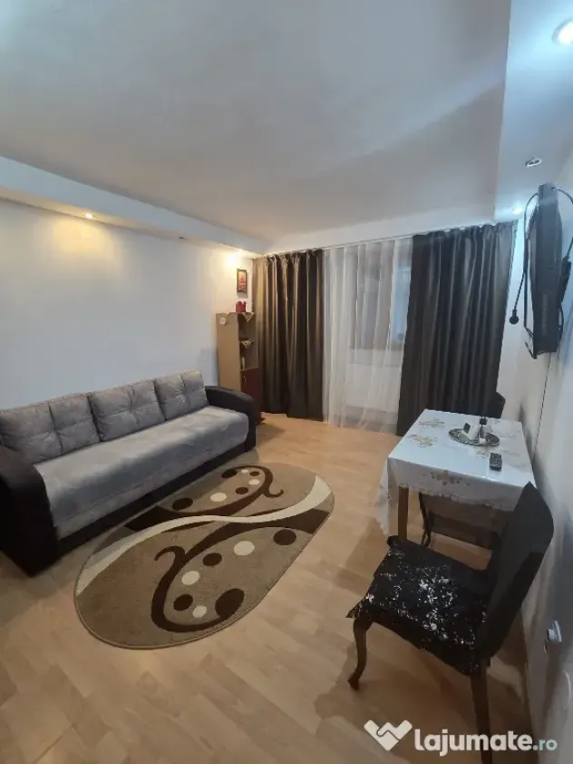 Vand apartament 2 camere Micro 20