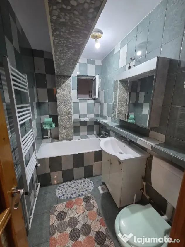 Vand apartament 2 camere Micro 20