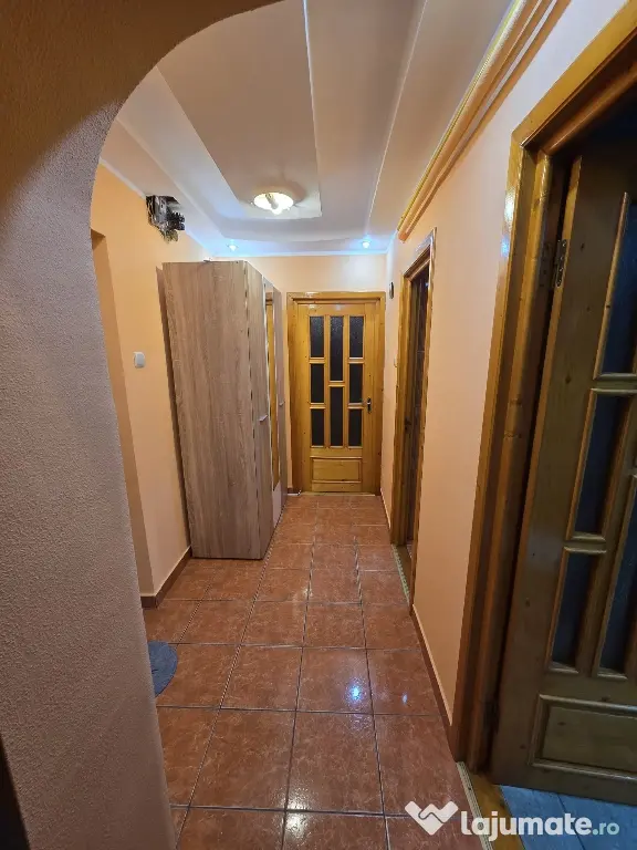 Vand apartament 2 camere Micro 20