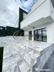 Duplex cu terasa tip rooftop si jacuzzi 