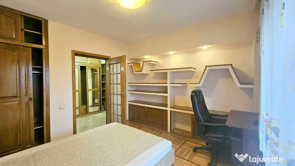 Apartament 3 camere , in Fundatie,INDEPENDENTEI