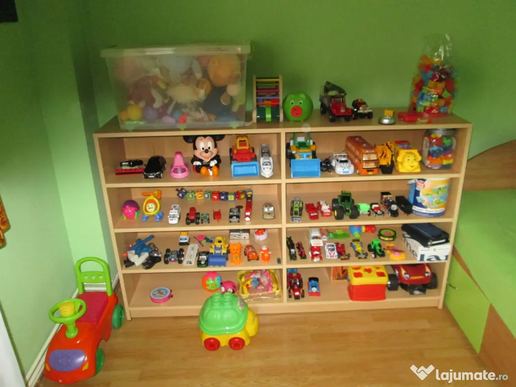 Corp mobilier in stare foarte buna