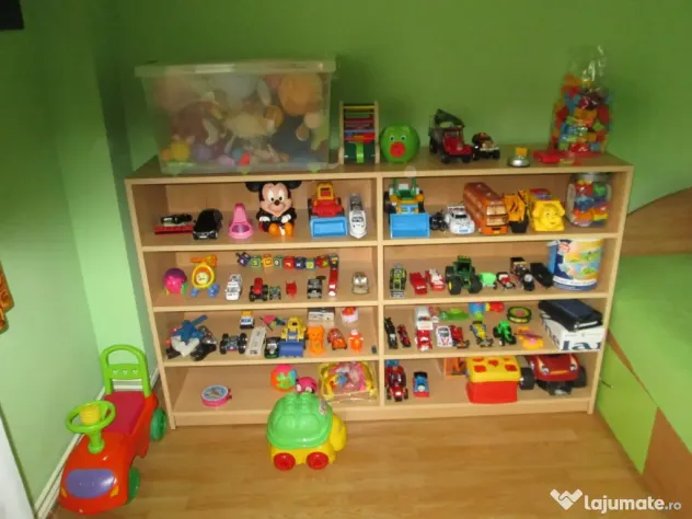 Corp mobilier in stare foarte buna