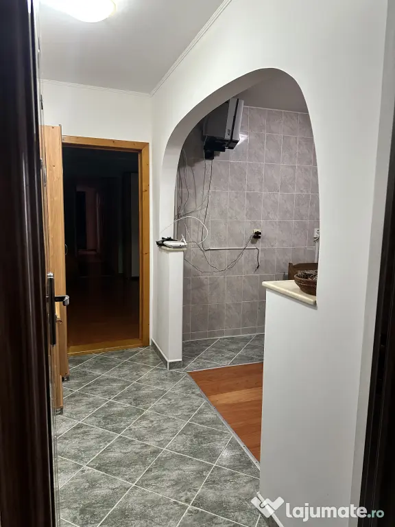 Apartament 3 camere | Zona Orizont / Piața Big | pret negociabil