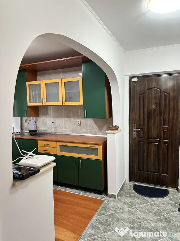 Apartament 3 camere | Zona Orizont / Piața Big | pret negociabil