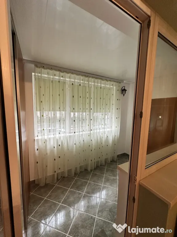 Apartament 3 camere | Zona Orizont / Piața Big | pret negociabil