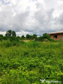 Teren intravilan 1000 mp, plan, construibil – Săcălășe