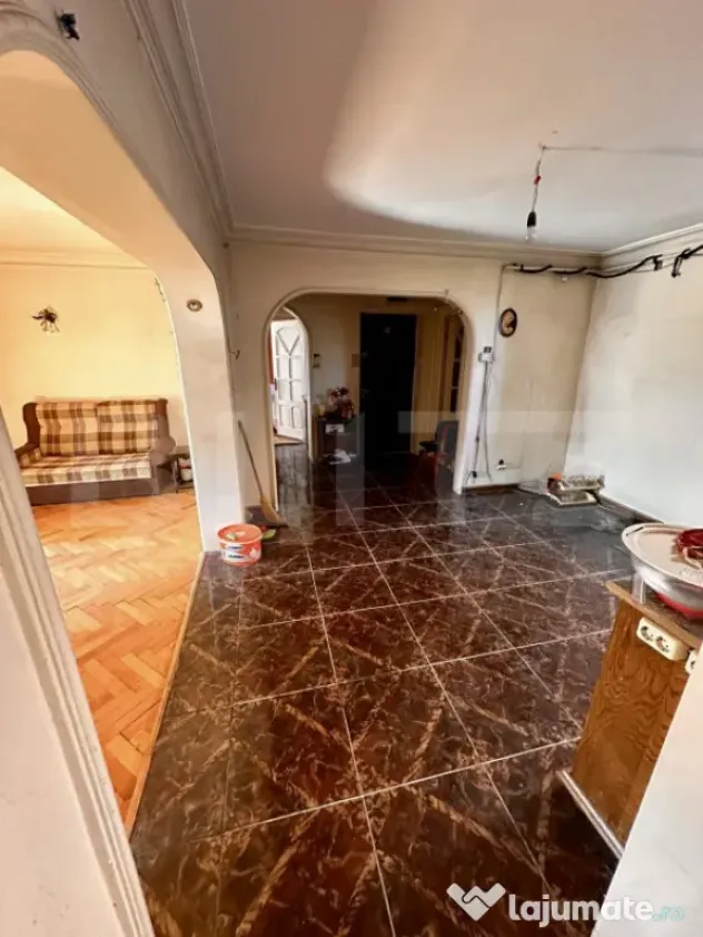 Apartament 4 camere, 81 mp, zona Dambu Pietros