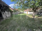 Casă cu 3 camere și un teren de 4100 mp 