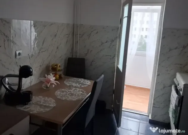 Apartament 3 camere 1 min. de Parcul Mihai-Viteazul.