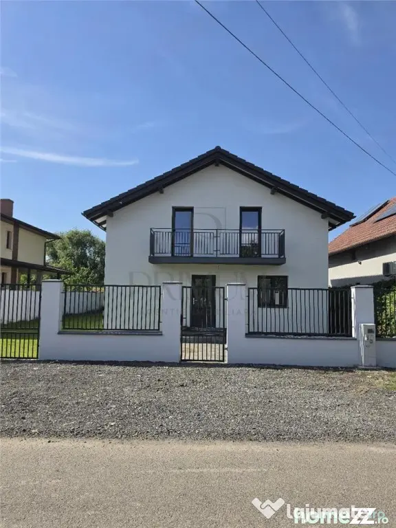 Sanmihaiul Roman - 4 camere- toate utilitatile- strada asfal