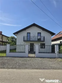 Sanmihaiul Roman - 4 camere- toate utilitatile- strada asfal