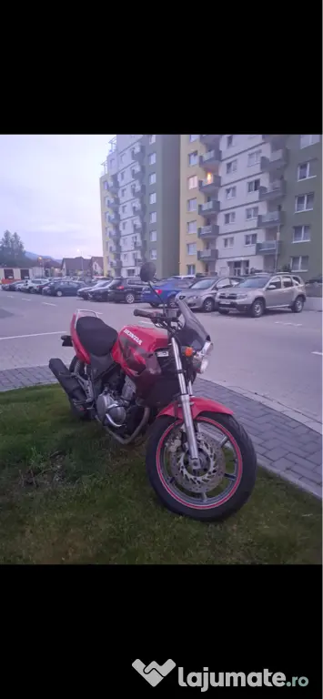 Motocicleta Honda CB 500