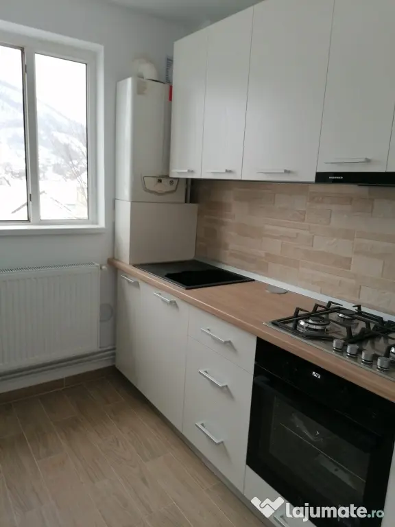 Apartament cu 2 camere de închiriat