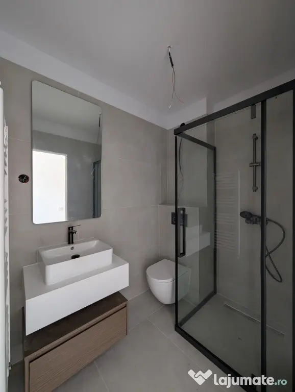 Apartament 3 camere, 70mp utili, 2 bai, finisat, lift, zona Tineretulu