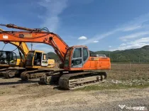 Dezmembrez excavator pe senile Doosan DX 300 LC