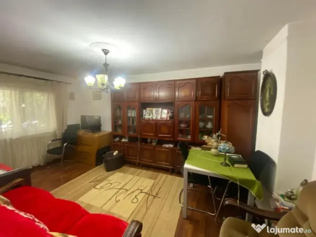 Apartament decomandat cu 4 camere si 2 băi - Nicolina 1