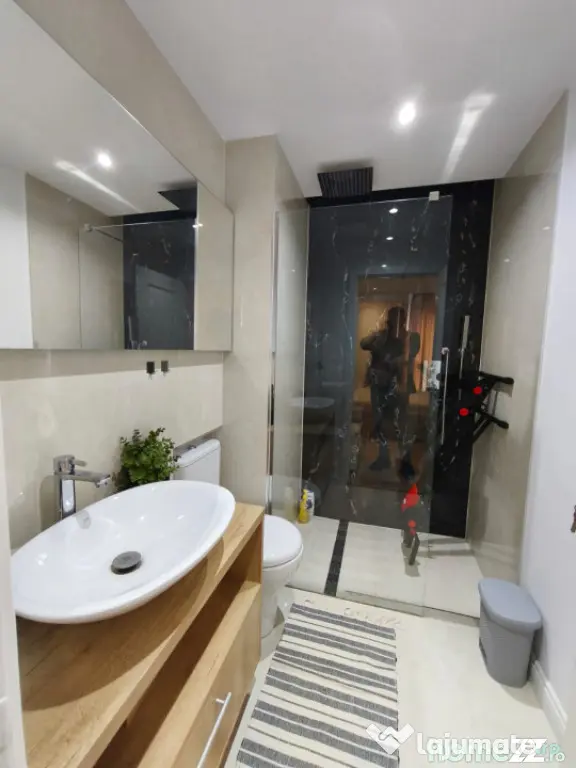 Apartament 3 camere, etaj 2, zona ultracentrala, bloc nou,